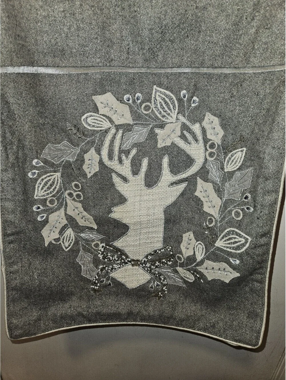 Ridgefield Home Reindeer Leaf 16 X 72 Table Runner Christmas Gray White Beaded